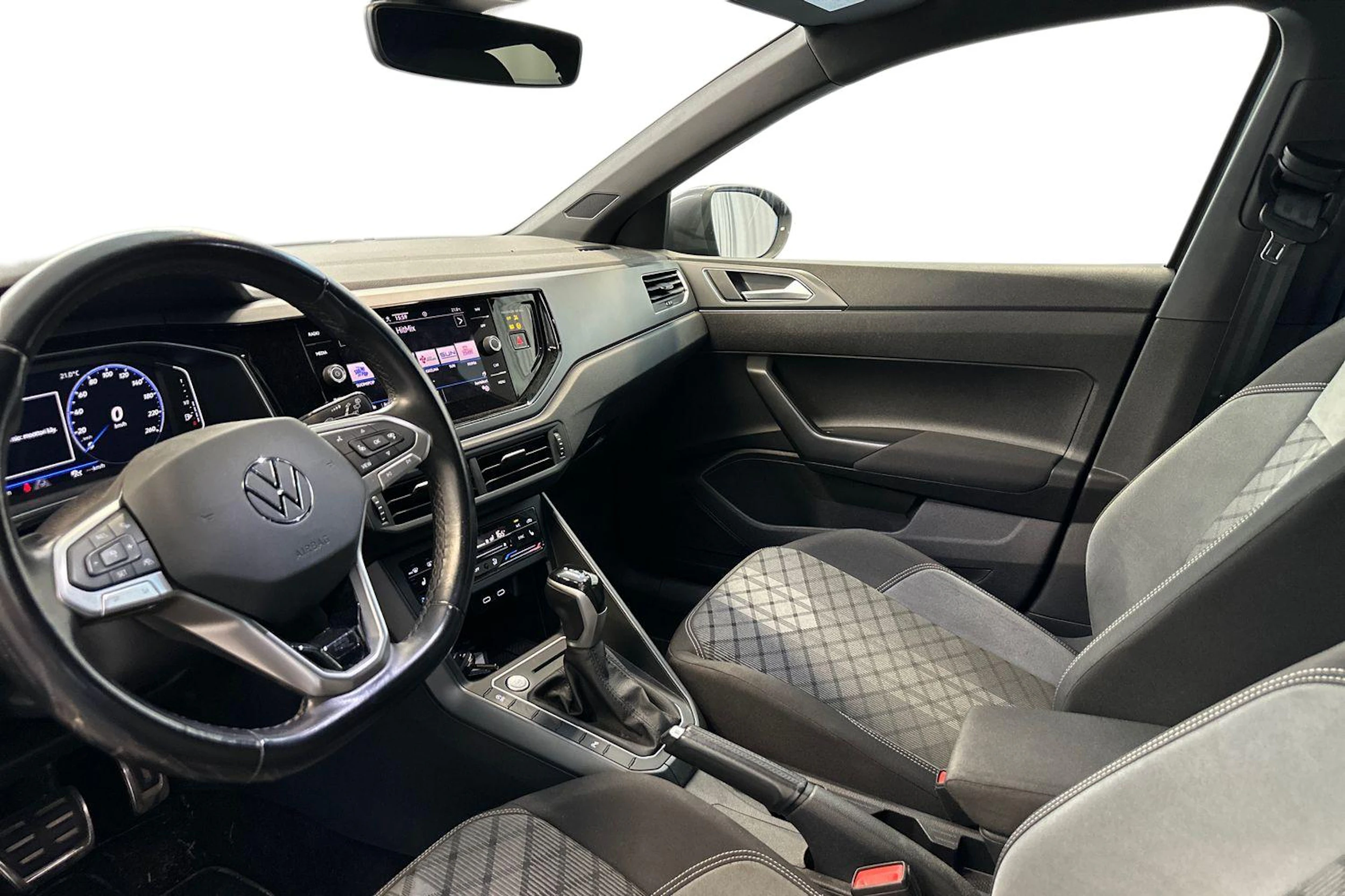 harmaa Volkswagen Taigo 2023 kuva 3.