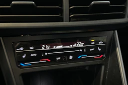harmaa Volkswagen Taigo 2023 kuva 19.