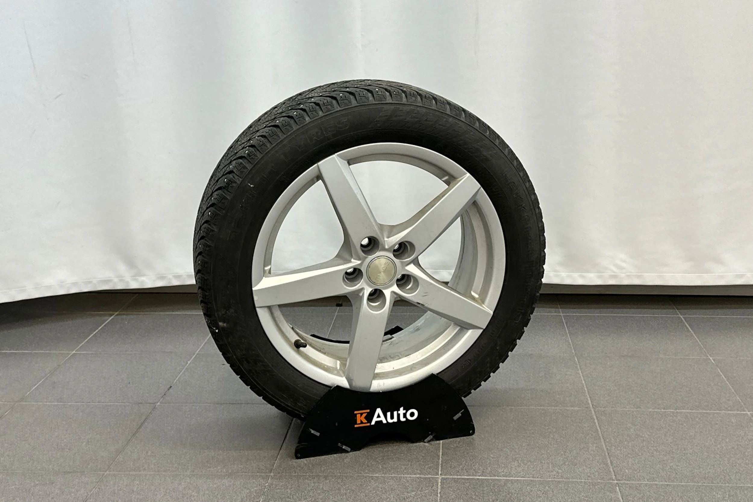harmaa Volkswagen Taigo 2023 kuva 25.