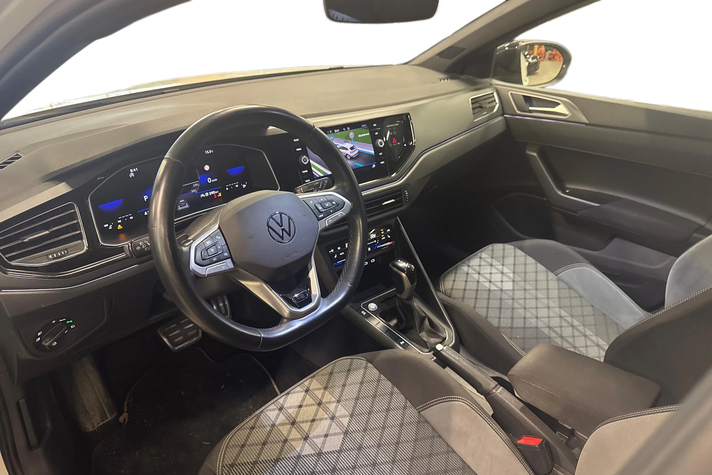 valkoinen Volkswagen Taigo 2023 kuva 3.