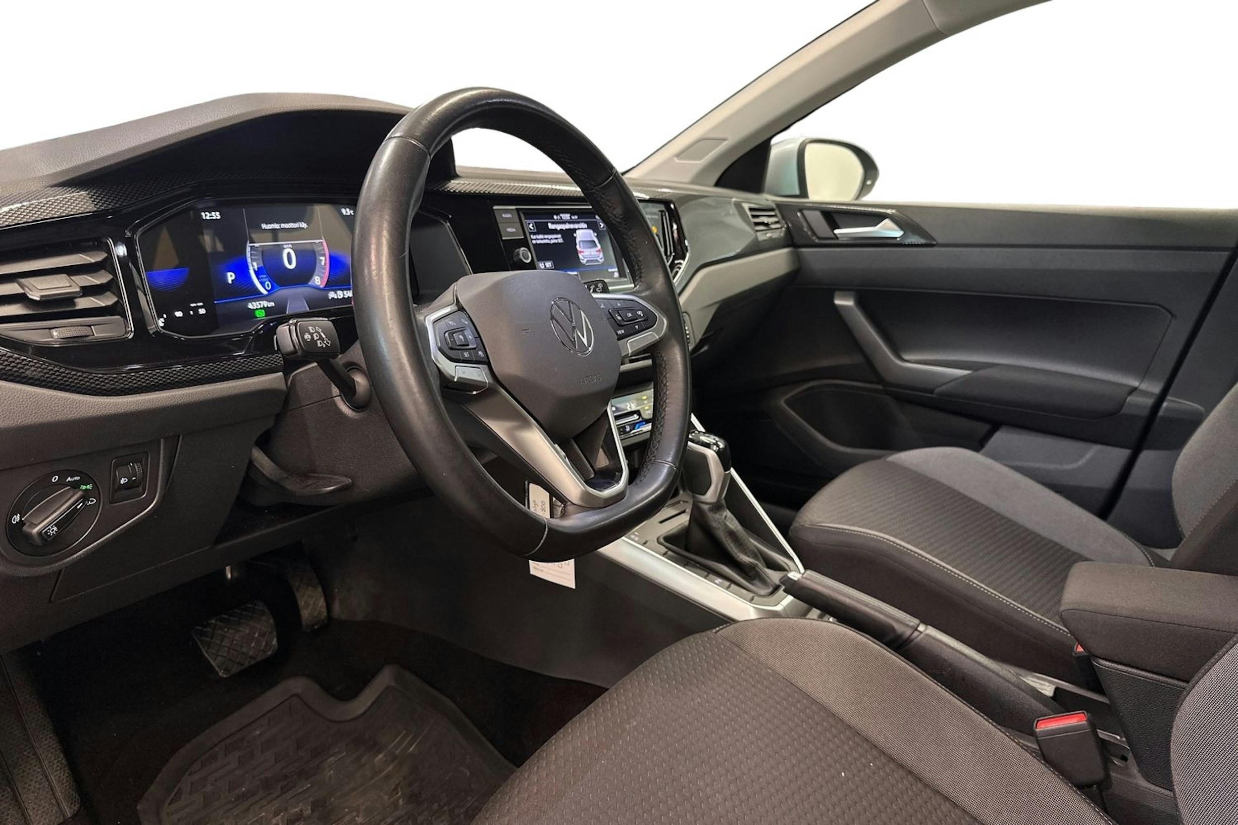 Harmaa Volkswagen Taigo 2023 kuva 7.