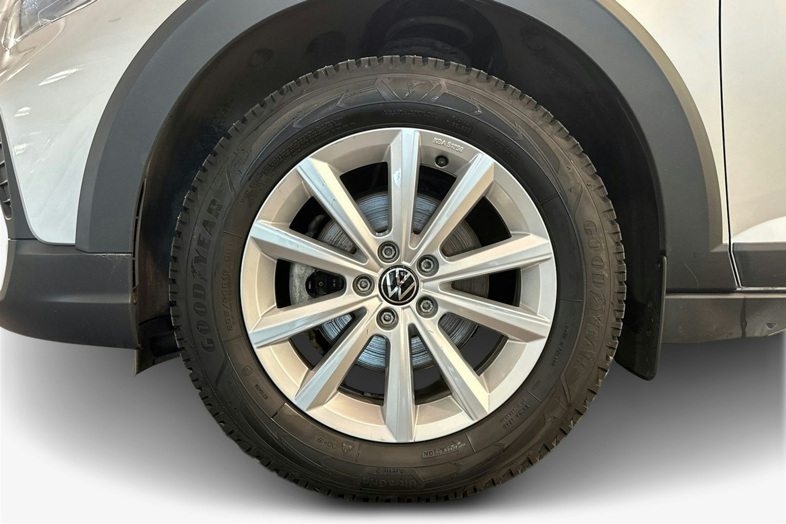 Harmaa Volkswagen Taigo 2023 kuva 11.