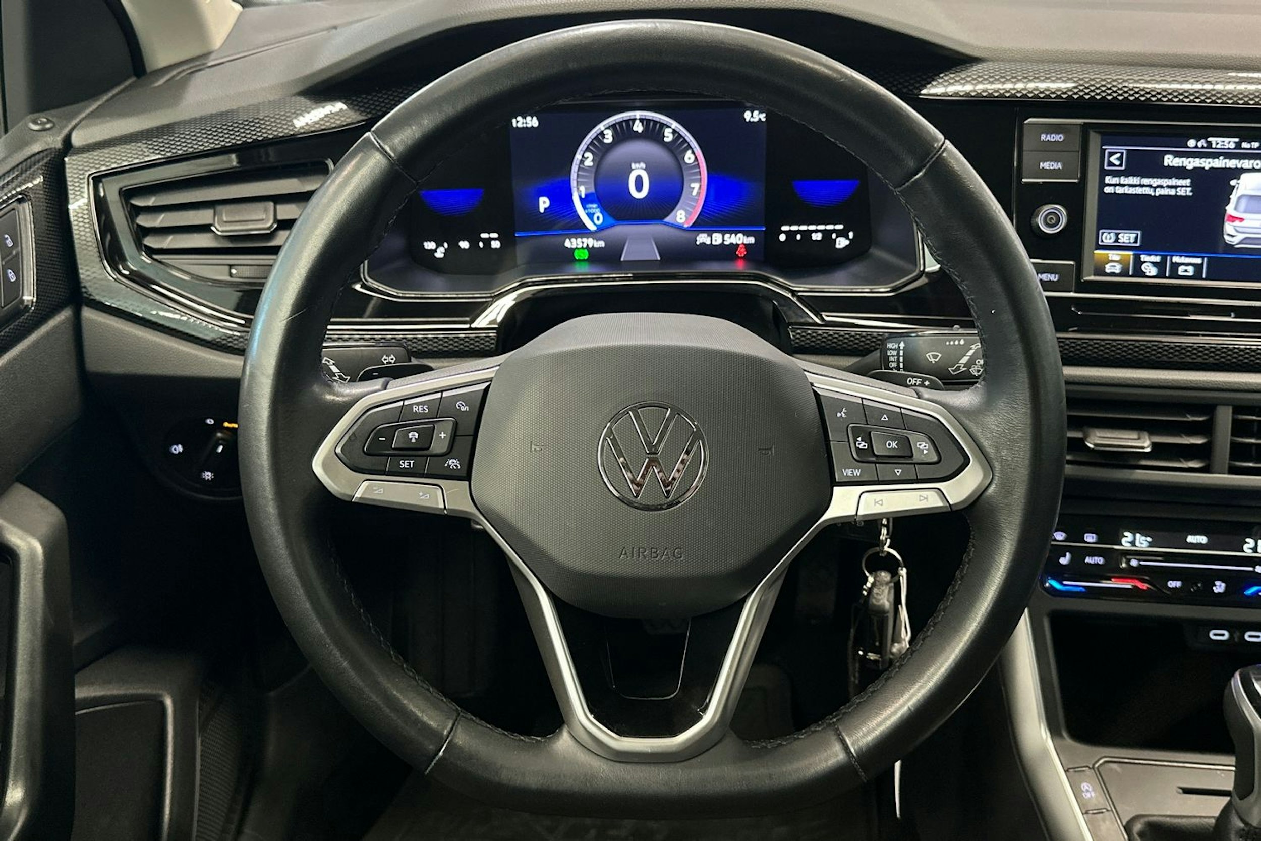 Harmaa Volkswagen Taigo 2023 kuva 15.