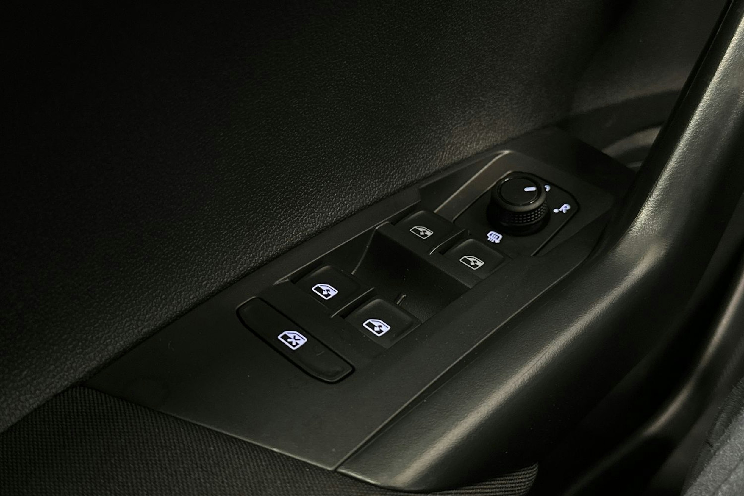 Harmaa Volkswagen Taigo 2023 kuva 16.