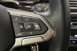 Harmaa Volkswagen Taigo 2023 kuva 18.