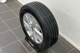Harmaa Volkswagen Taigo 2023 kuva 25.