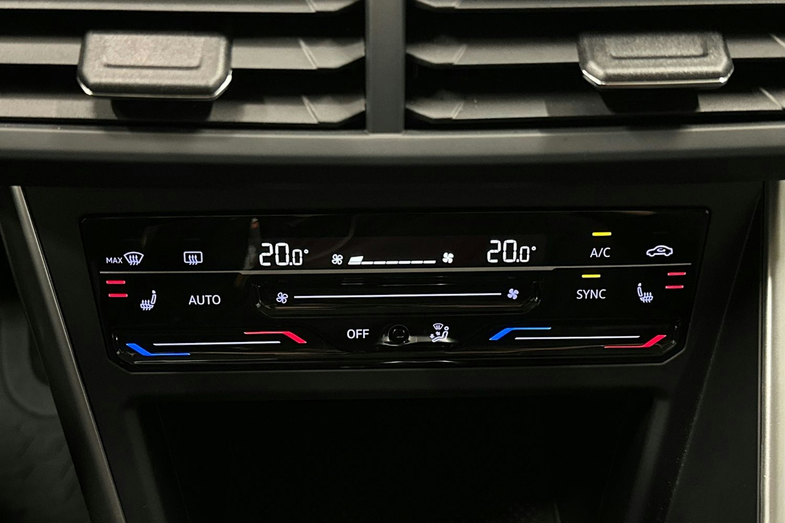 vihreä Volkswagen Taigo 2023 kuva 20.