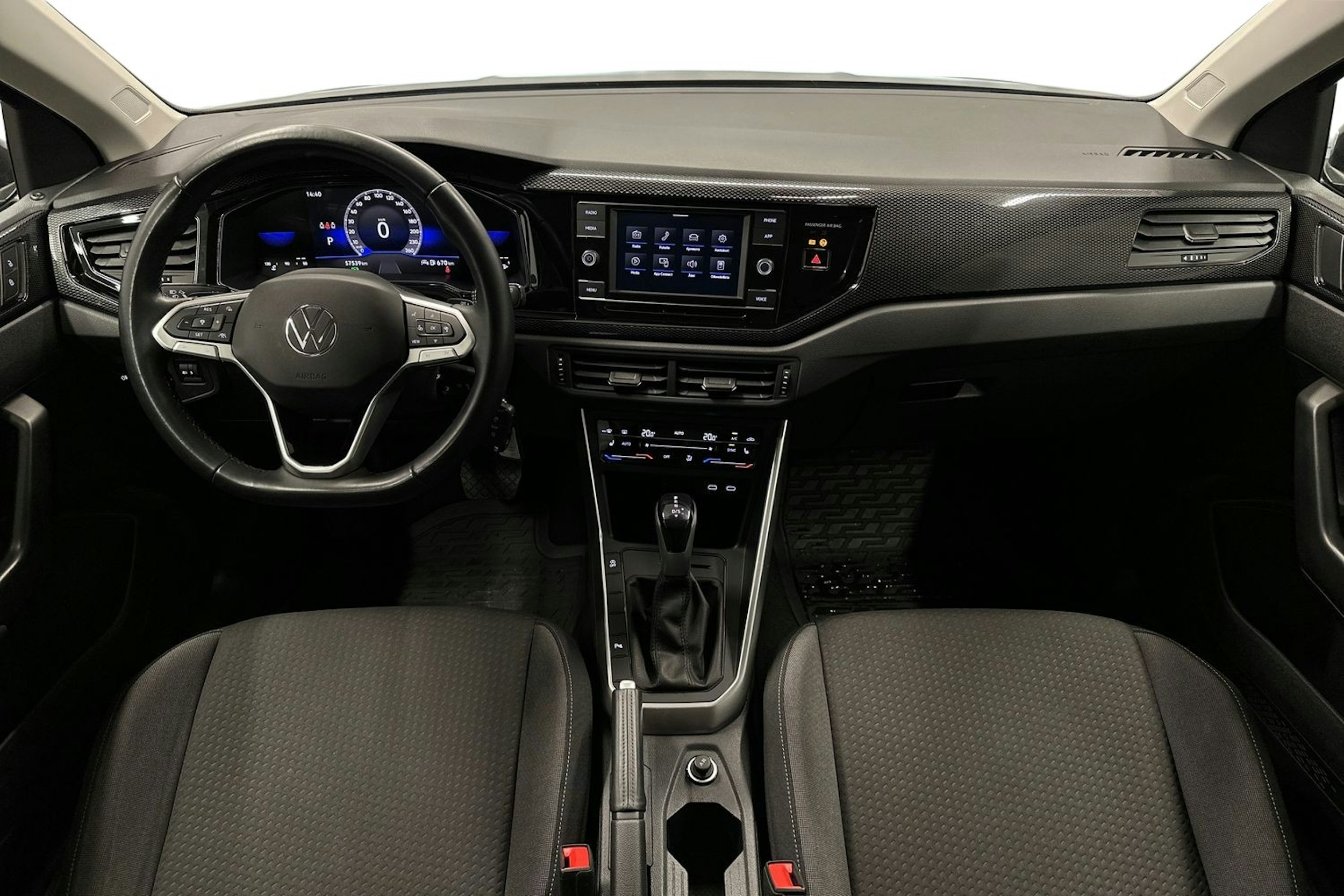 harmaa Volkswagen Taigo 2023 kuva 9.