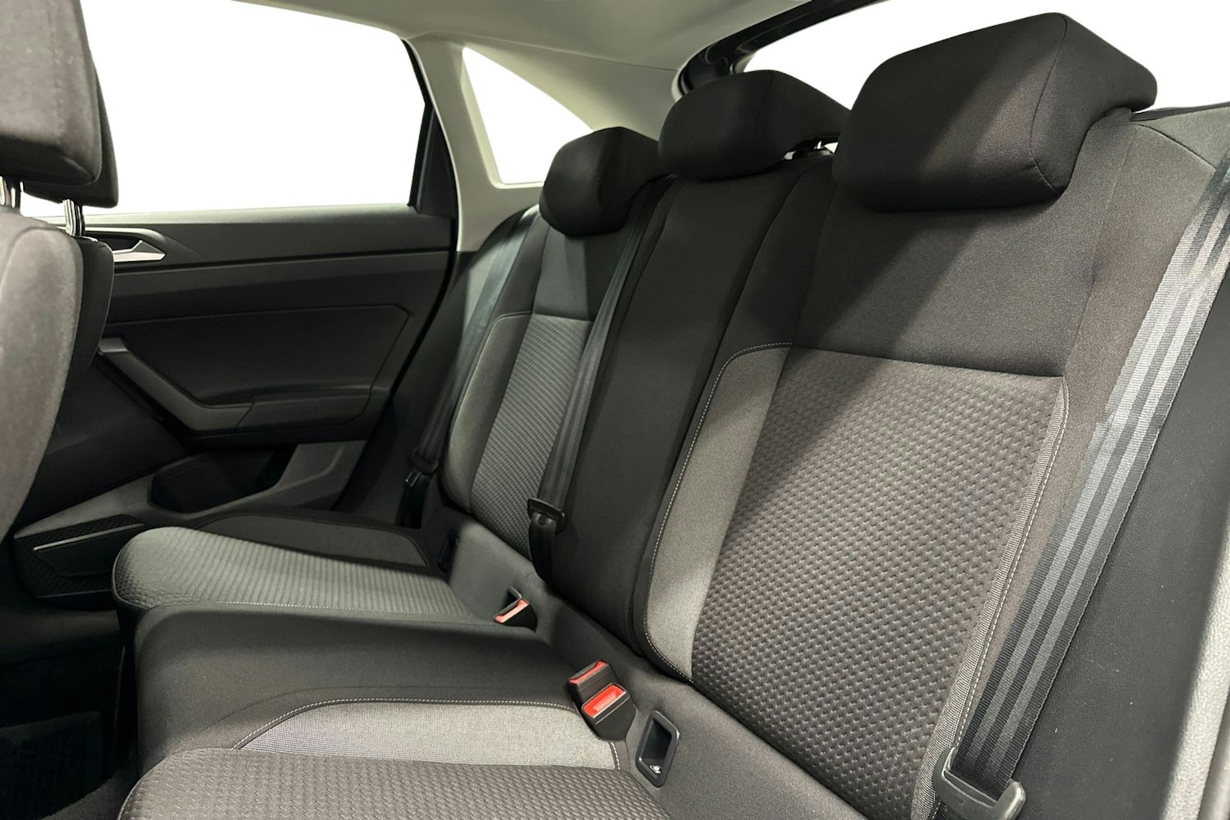 harmaa Volkswagen Taigo 2023 kuva 10.
