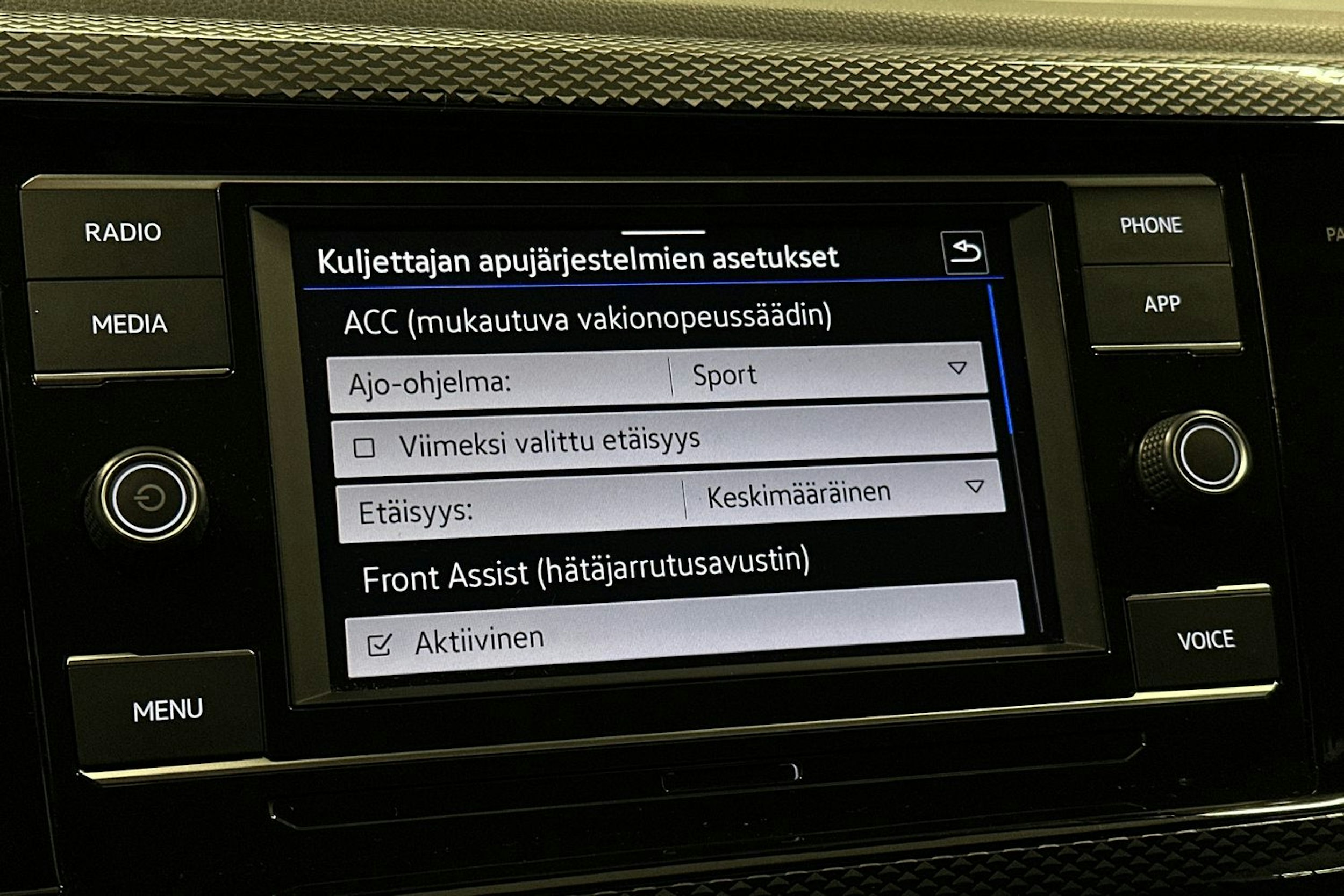 harmaa Volkswagen Taigo 2023 kuva 21.