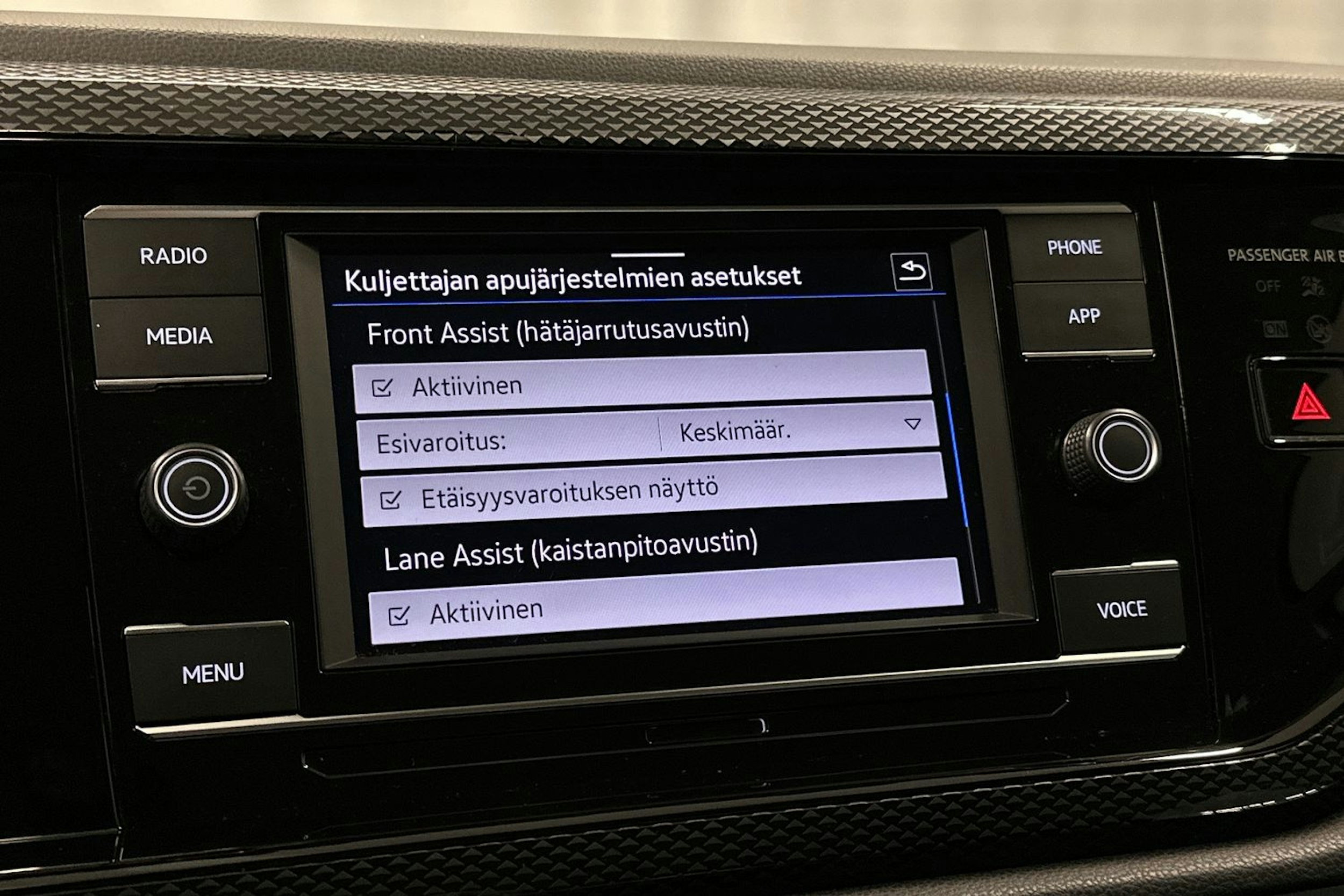 harmaa Volkswagen Taigo 2023 kuva 22.