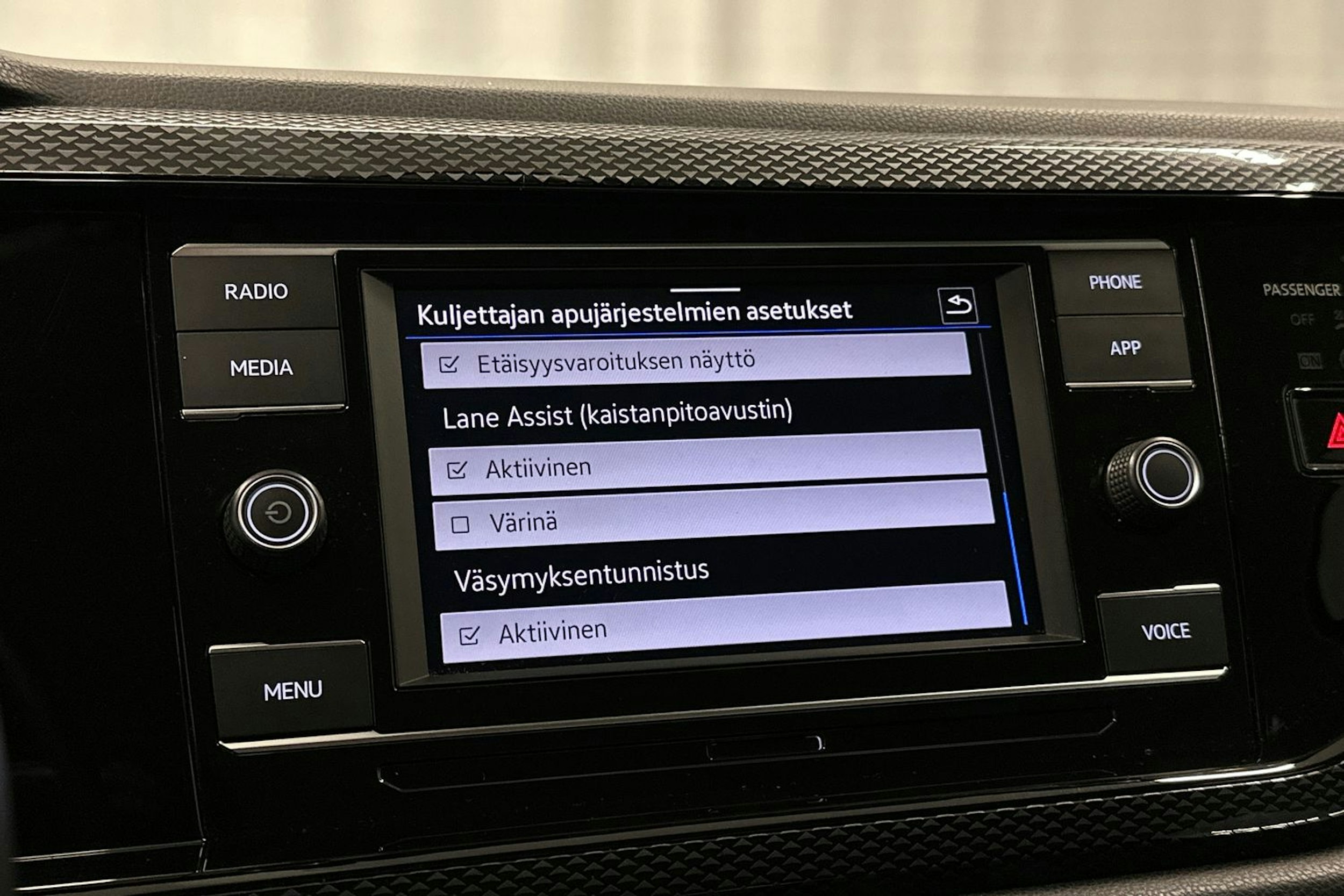 harmaa Volkswagen Taigo 2023 kuva 23.