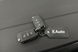 harmaa Volkswagen Taigo 2023 kuva 28.