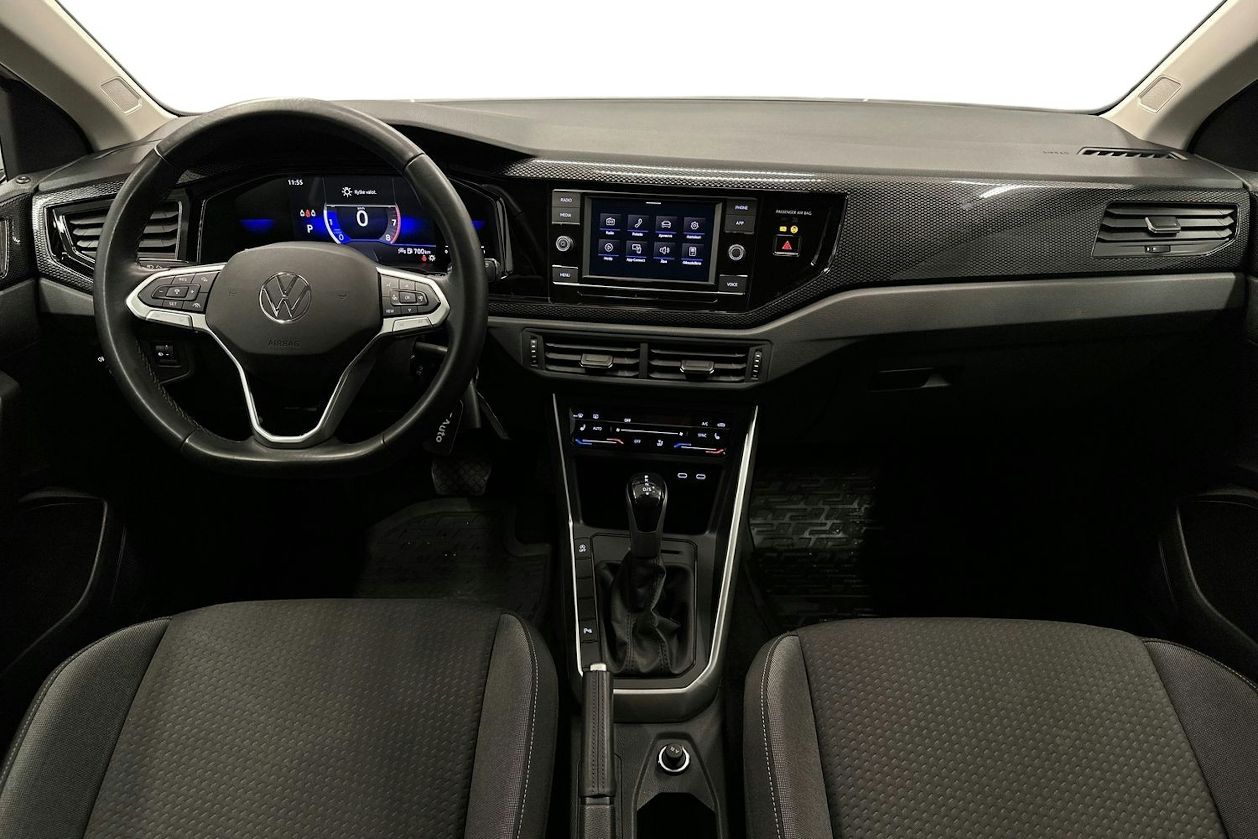 valkoinen Volkswagen Taigo 2023 kuva 9.