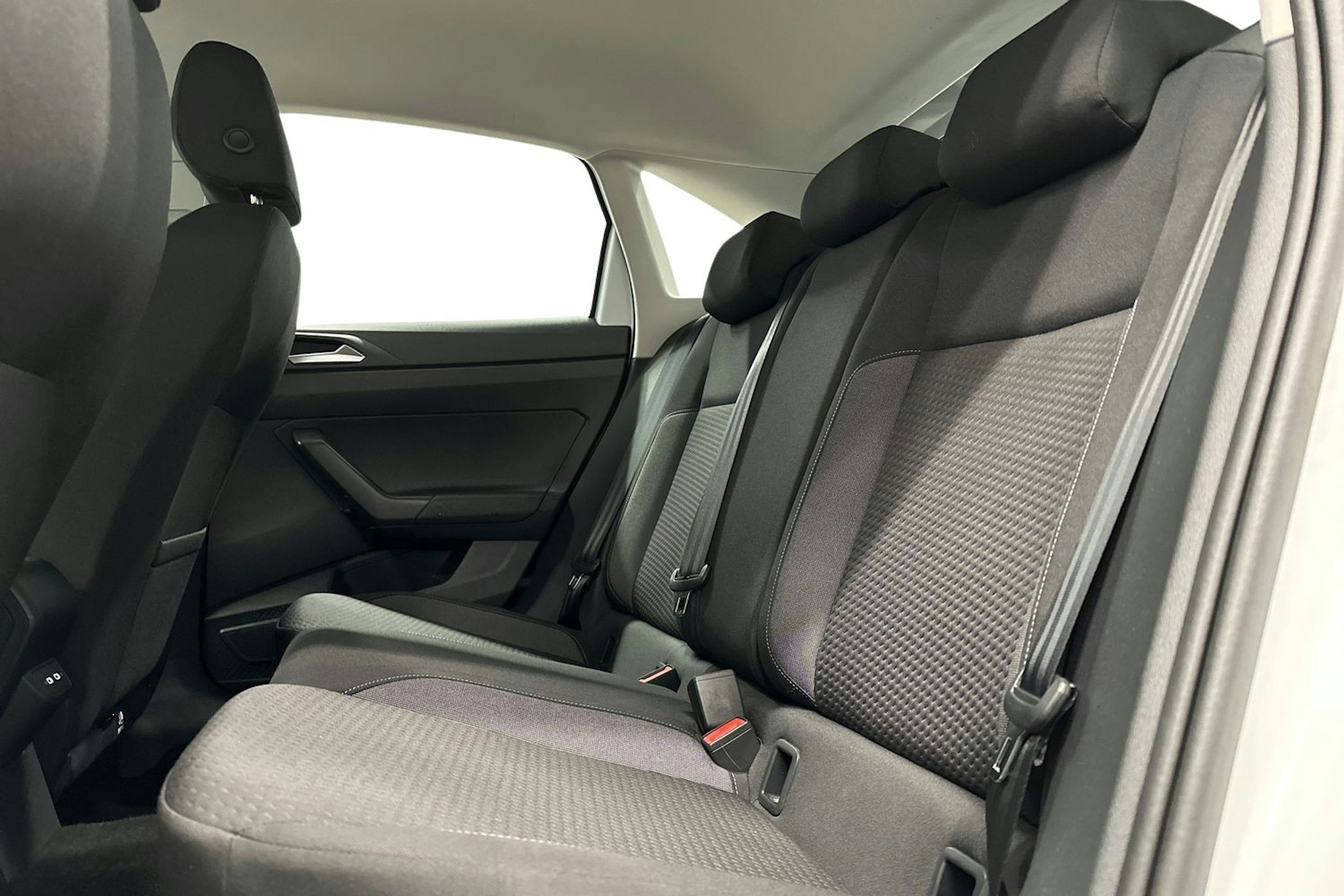 valkoinen Volkswagen Taigo 2023 kuva 10.