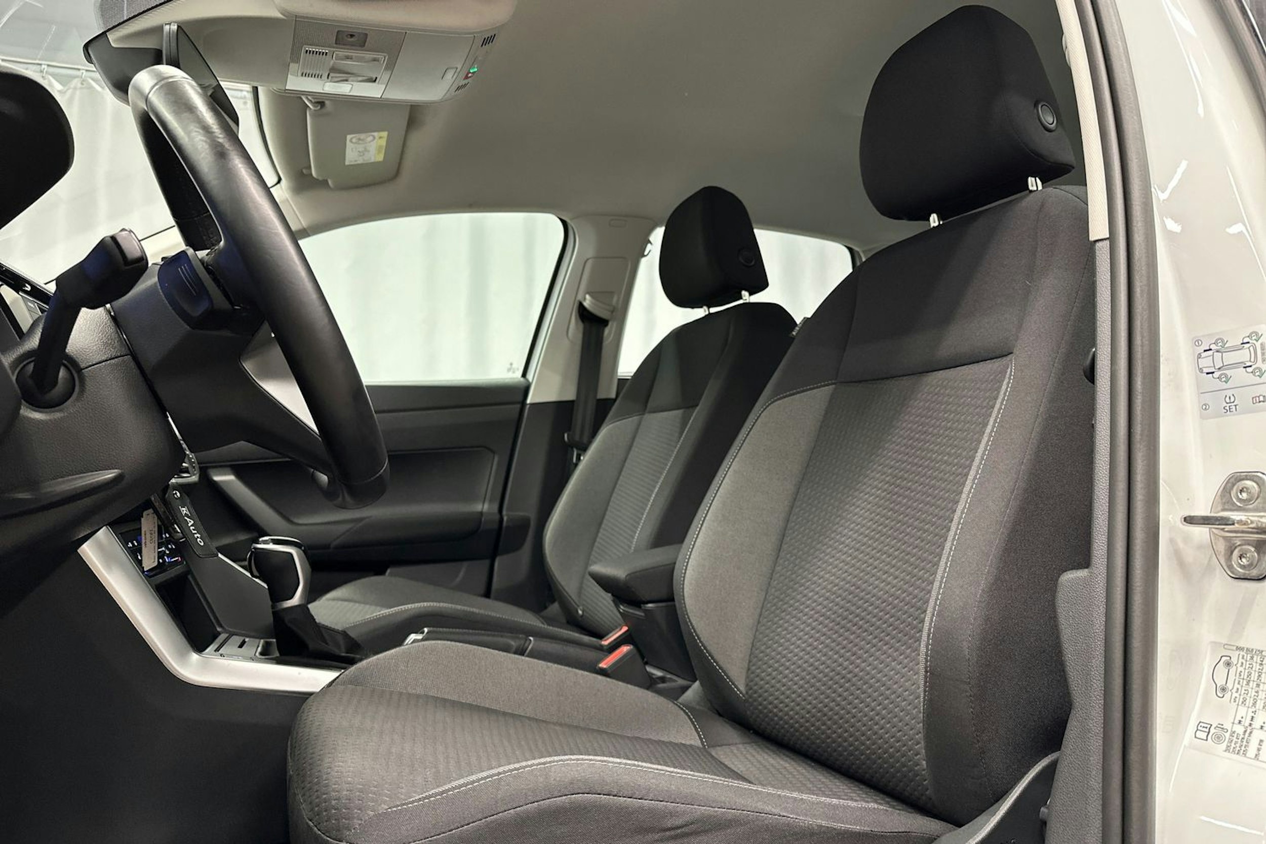 valkoinen Volkswagen Taigo 2023 kuva 15.