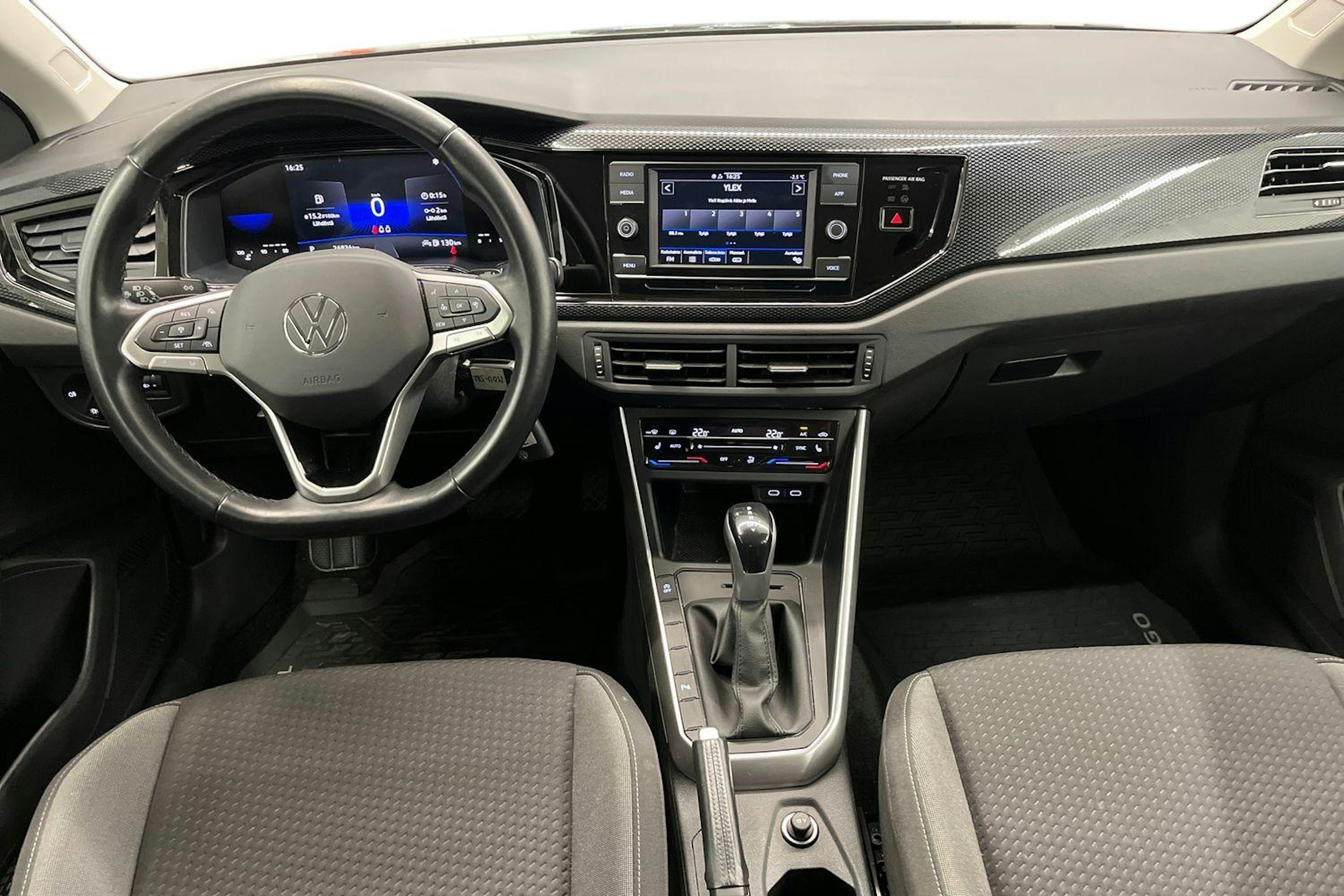 musta Volkswagen Taigo 2023 kuva 9.