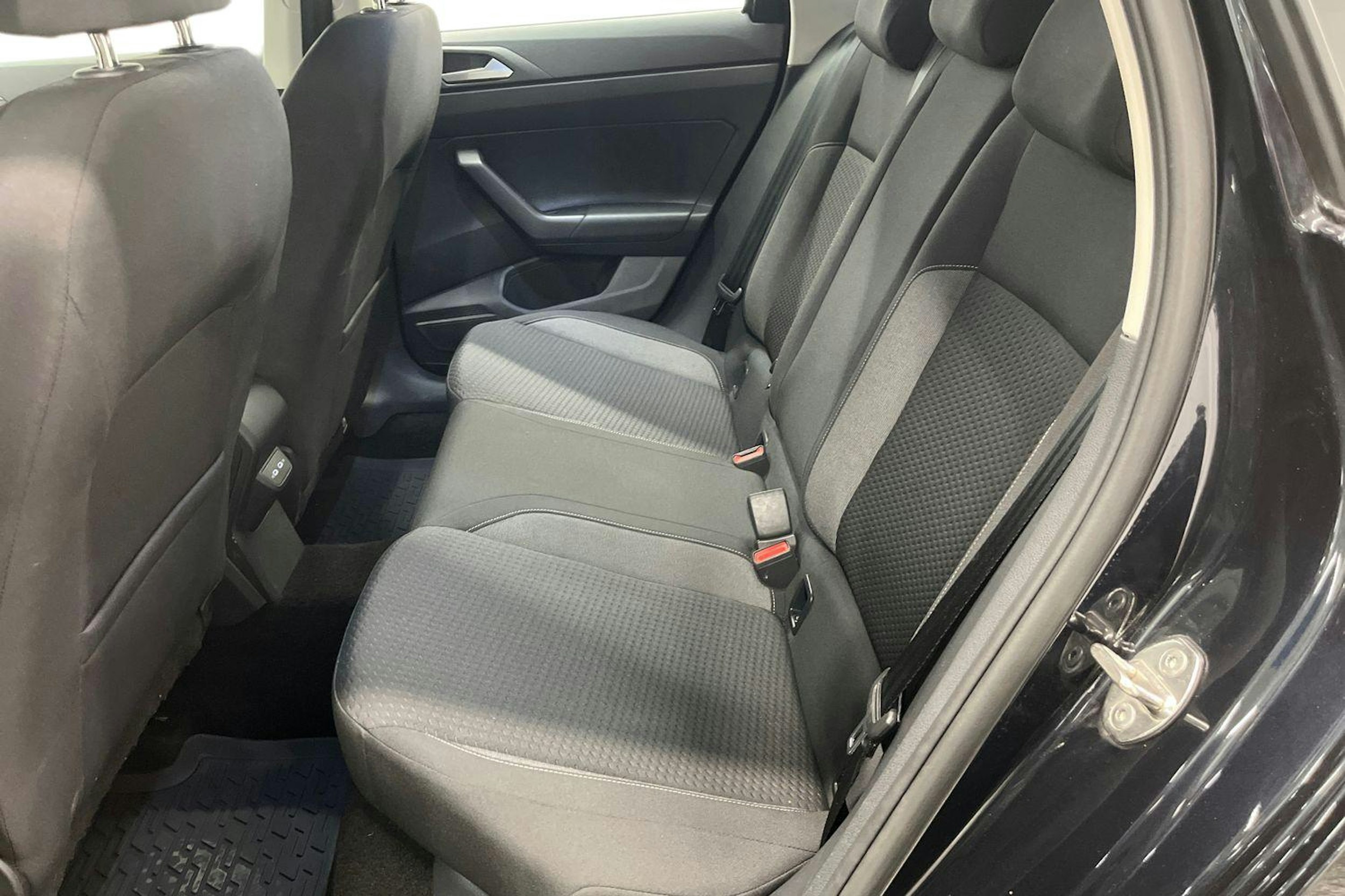 musta Volkswagen Taigo 2023 kuva 10.