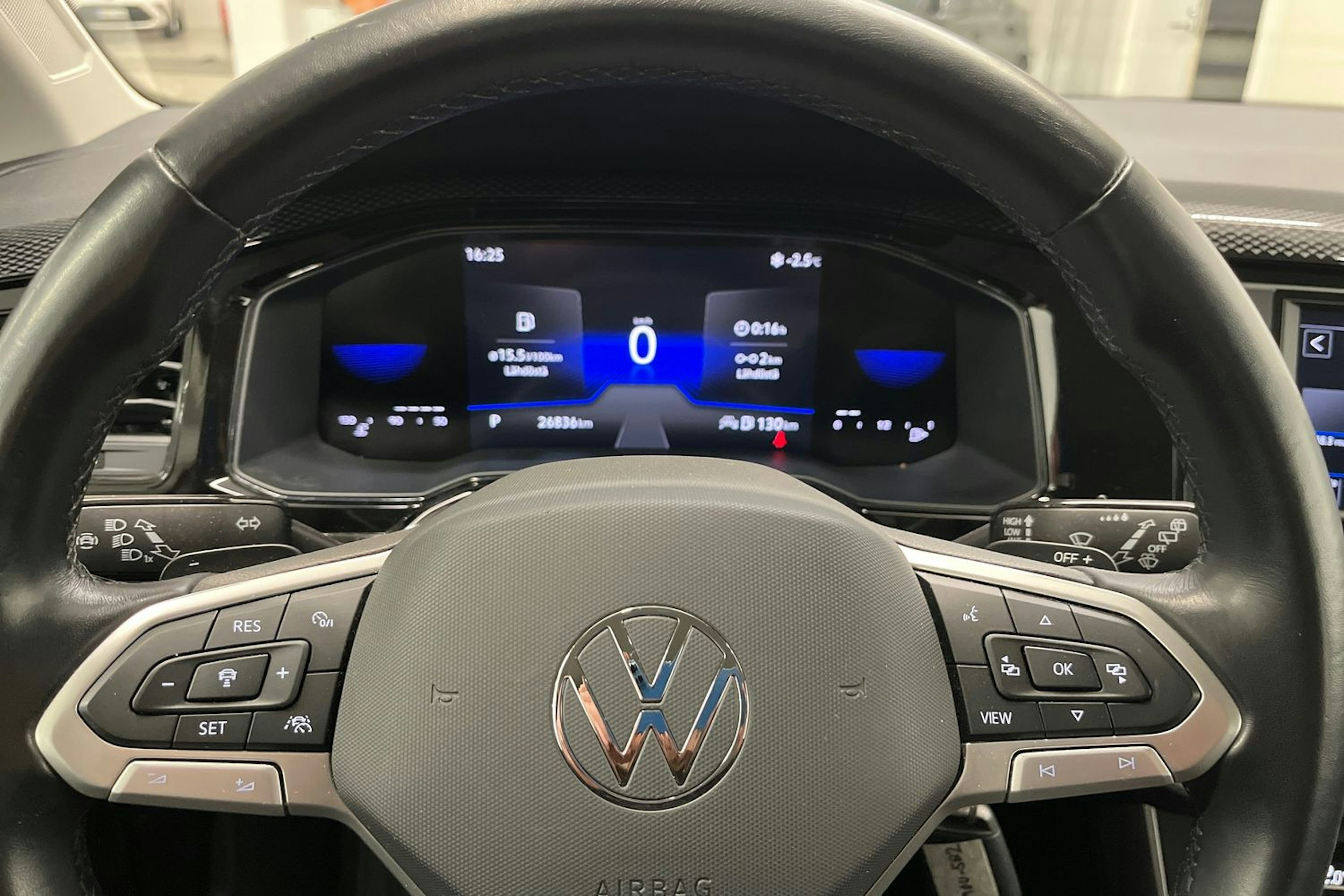 musta Volkswagen Taigo 2023 kuva 14.