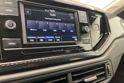 musta Volkswagen Taigo 2023 kuva 15.