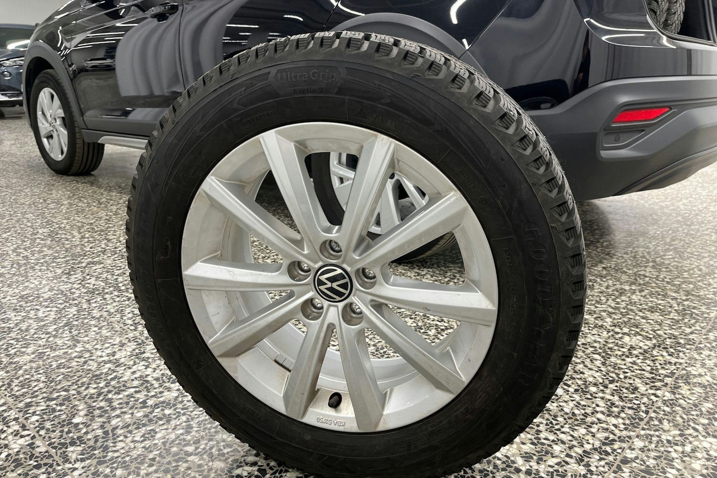 musta Volkswagen Taigo 2023 kuva 21.