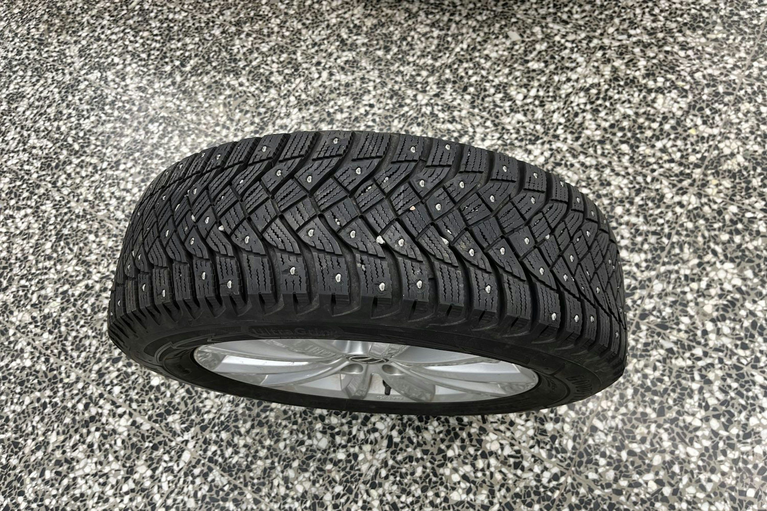 musta Volkswagen Taigo 2023 kuva 22.