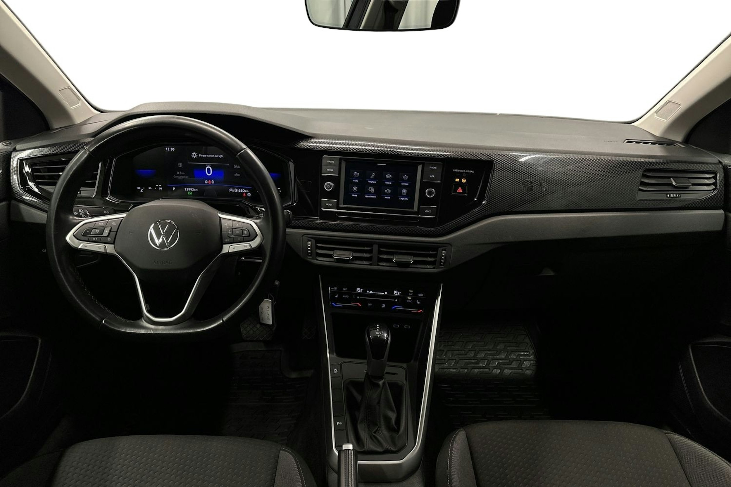 harmaa Volkswagen Taigo 2023 kuva 7.