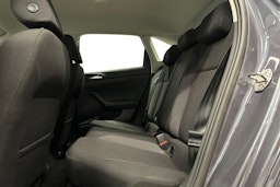 harmaa Volkswagen Taigo 2023 kuva 8.