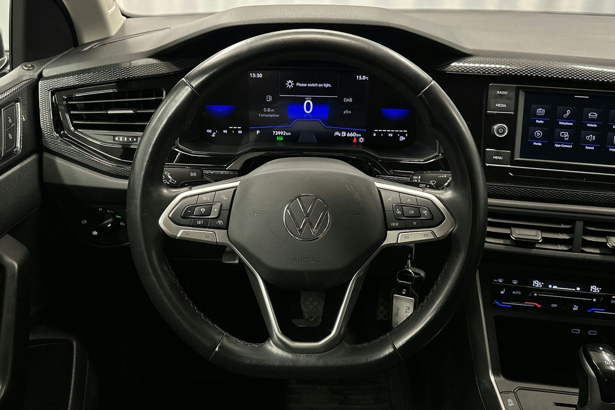 harmaa Volkswagen Taigo 2023 kuva 13.