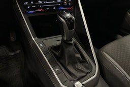 harmaa Volkswagen Taigo 2023 kuva 17.