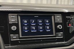 harmaa Volkswagen Taigo 2023 kuva 19.