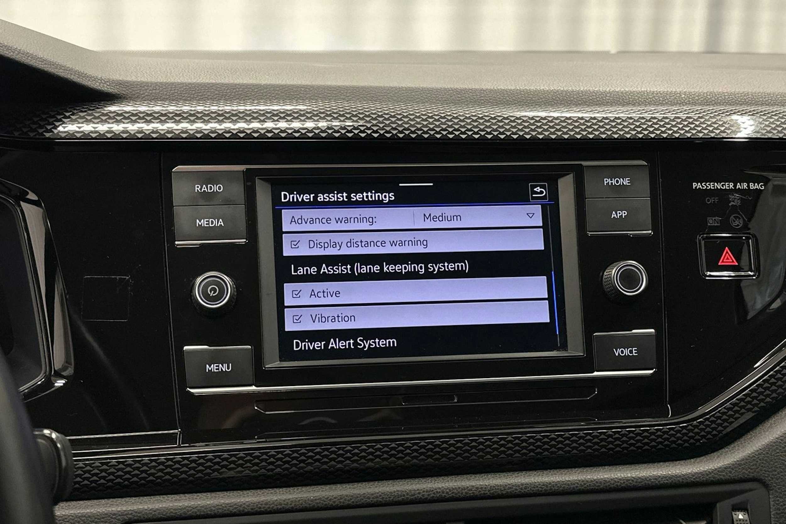 harmaa Volkswagen Taigo 2023 kuva 22.