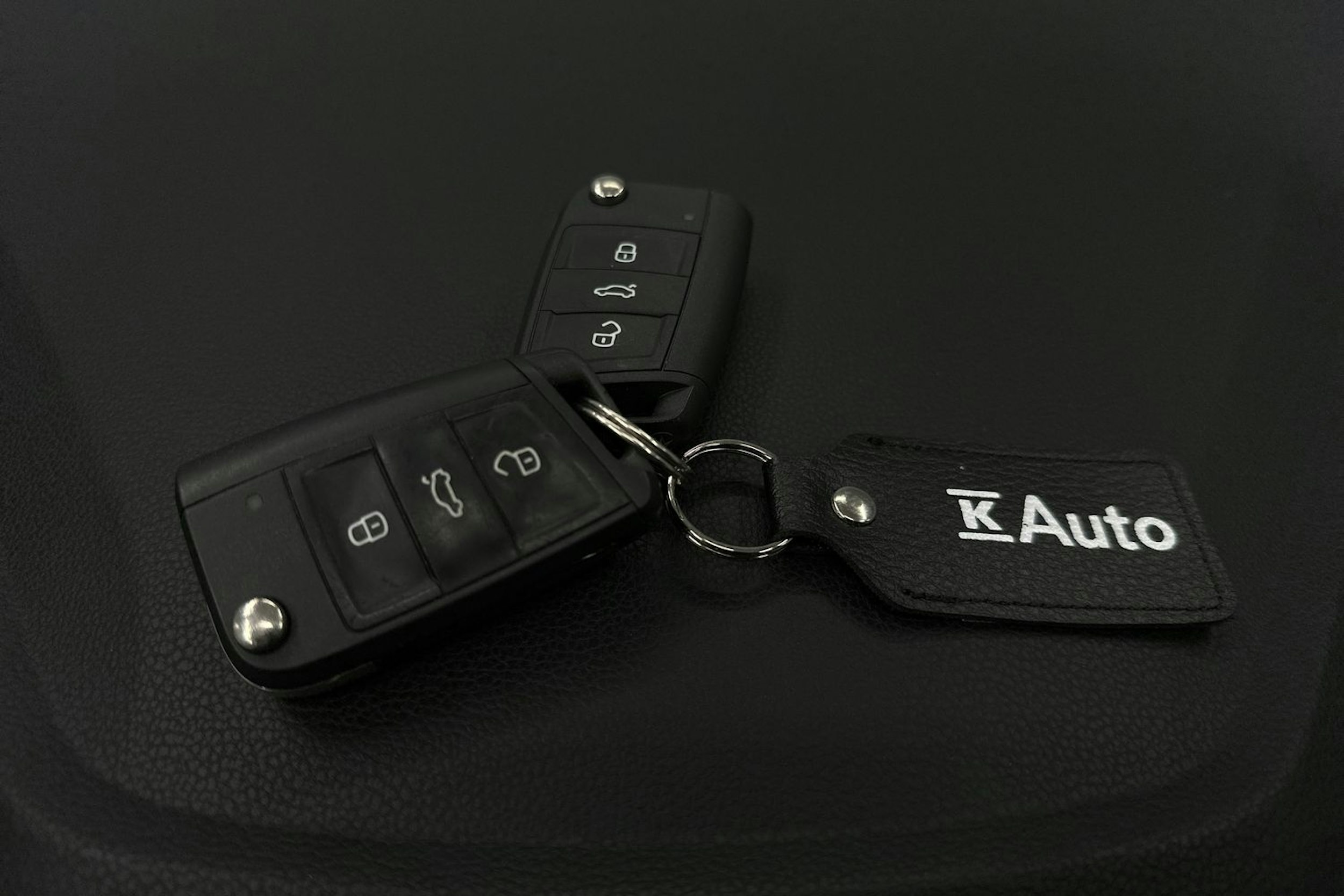 harmaa Volkswagen Taigo 2023 kuva 24.