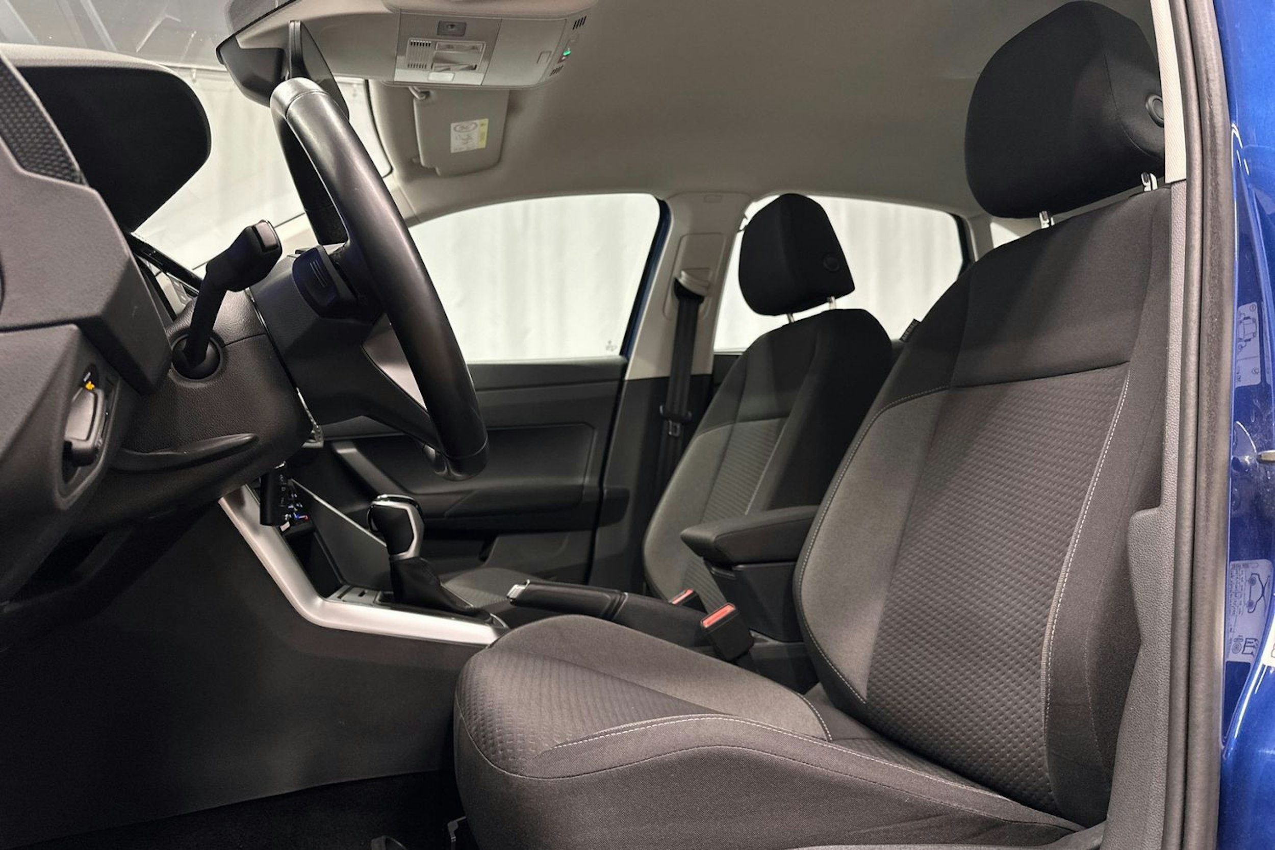 sininen Volkswagen Taigo 2023 kuva 15.