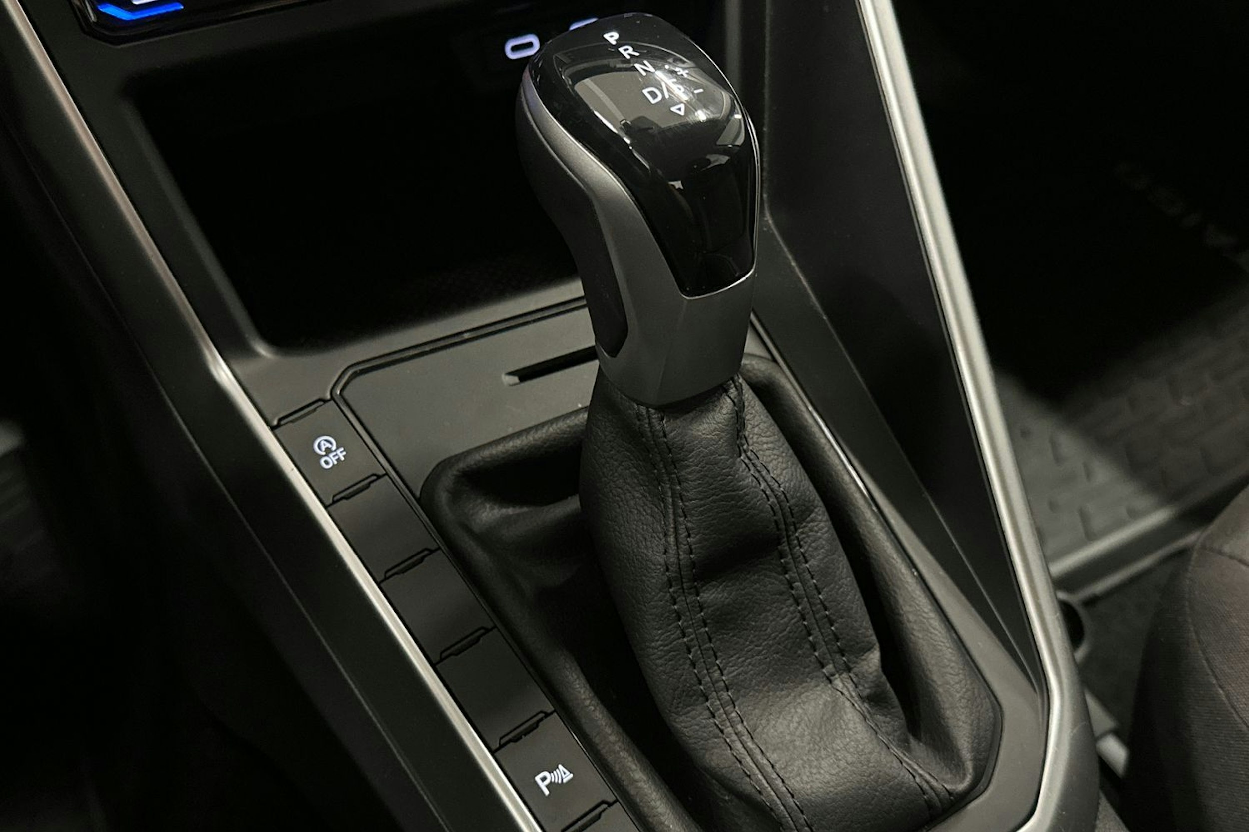 sininen Volkswagen Taigo 2023 kuva 19.