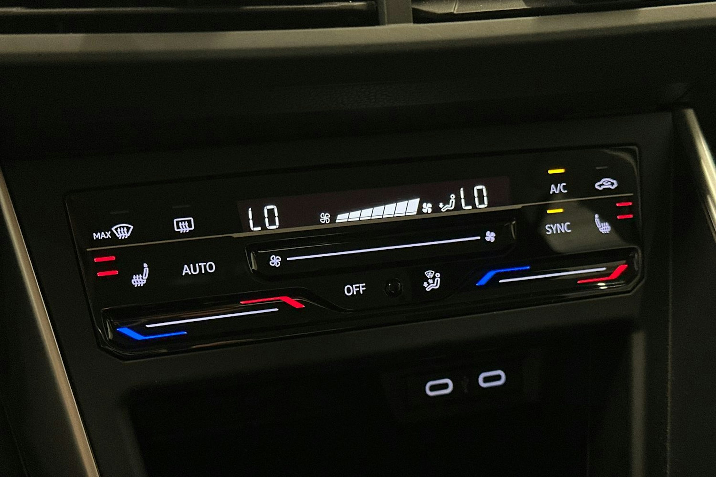 sininen Volkswagen Taigo 2023 kuva 20.