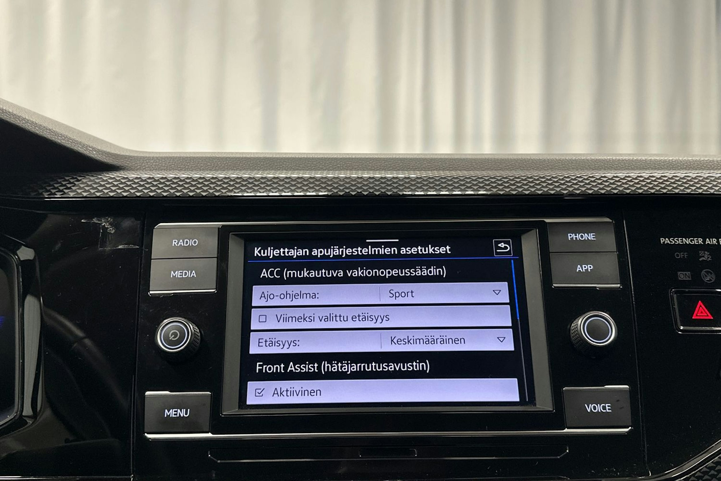 sininen Volkswagen Taigo 2023 kuva 24.