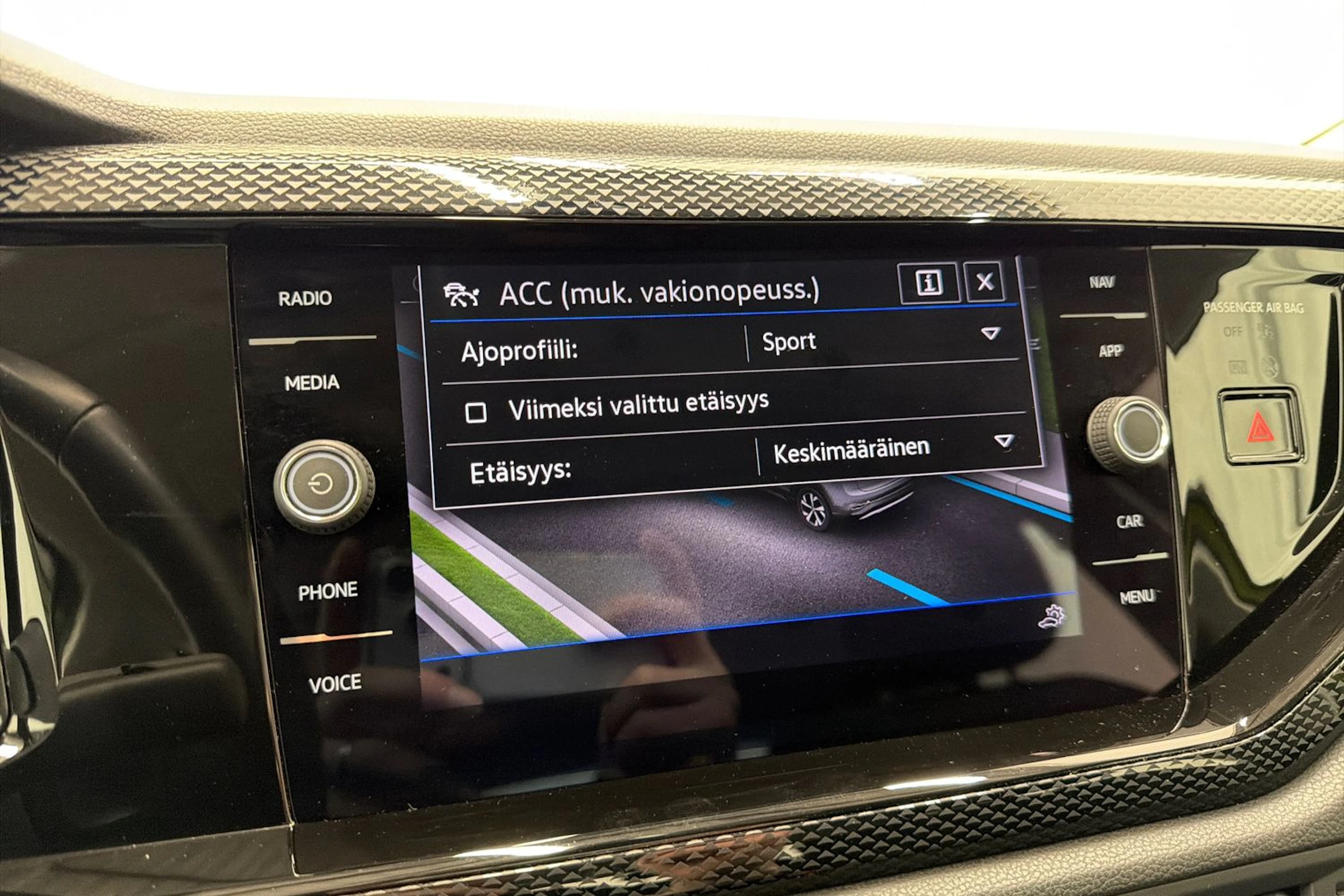 vihreä Volkswagen Taigo 2023 kuva 17.