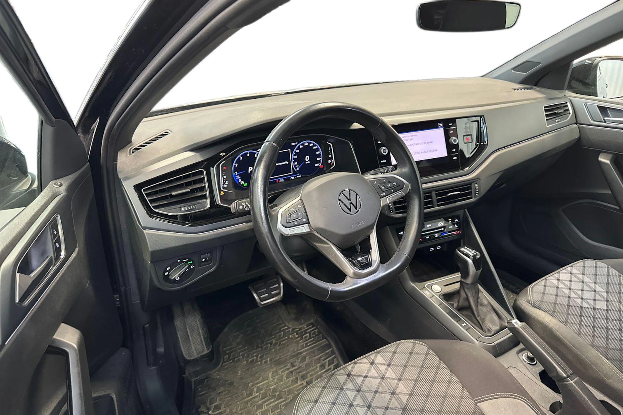 musta Volkswagen Taigo 2023 kuva 3.