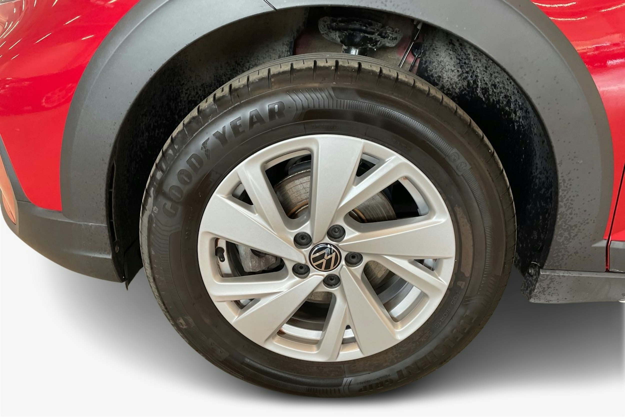 punainen Volkswagen Taigo 2023 kuva 11.