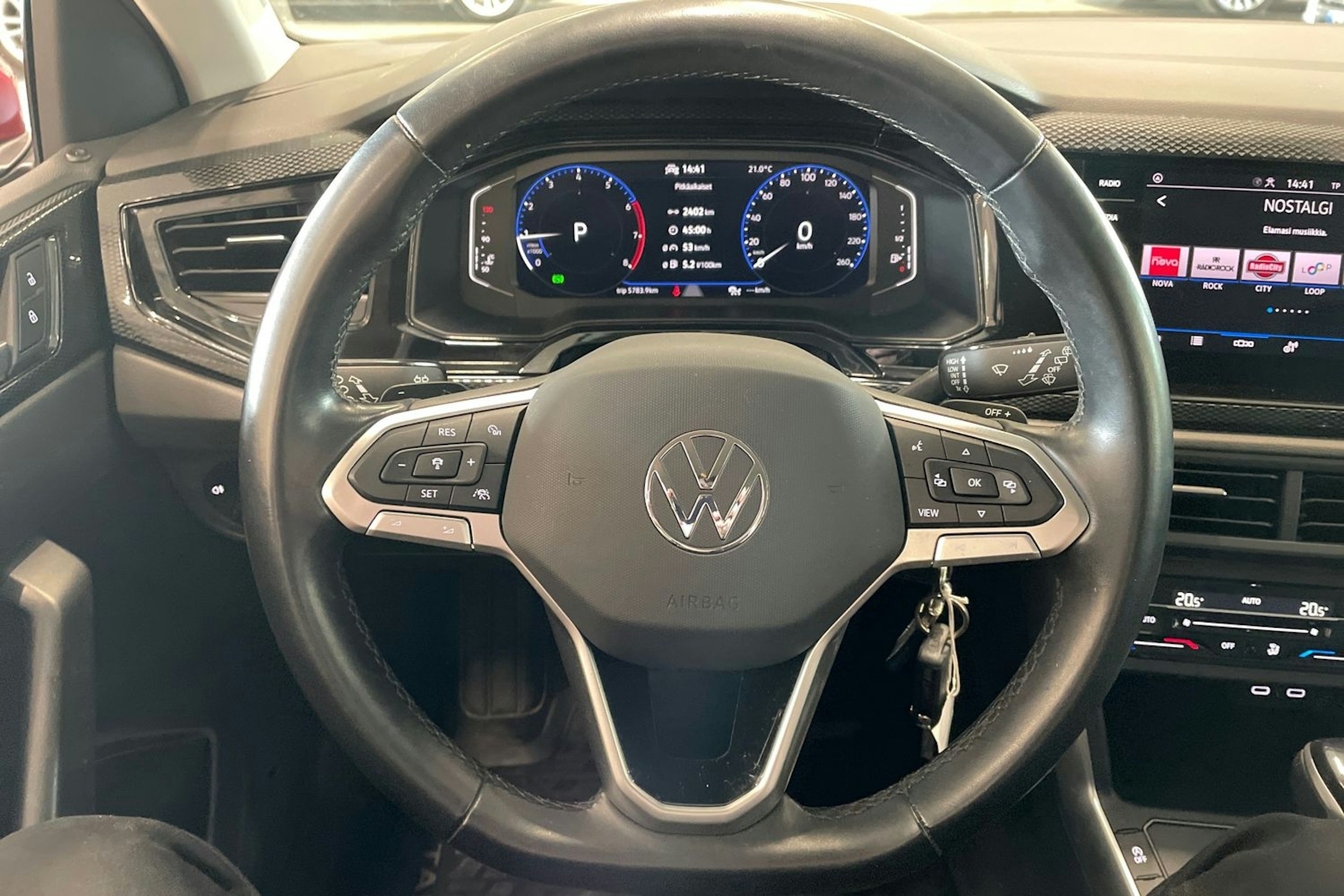 punainen Volkswagen Taigo 2023 kuva 15.
