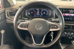 punainen Volkswagen Taigo 2023 kuva 15.