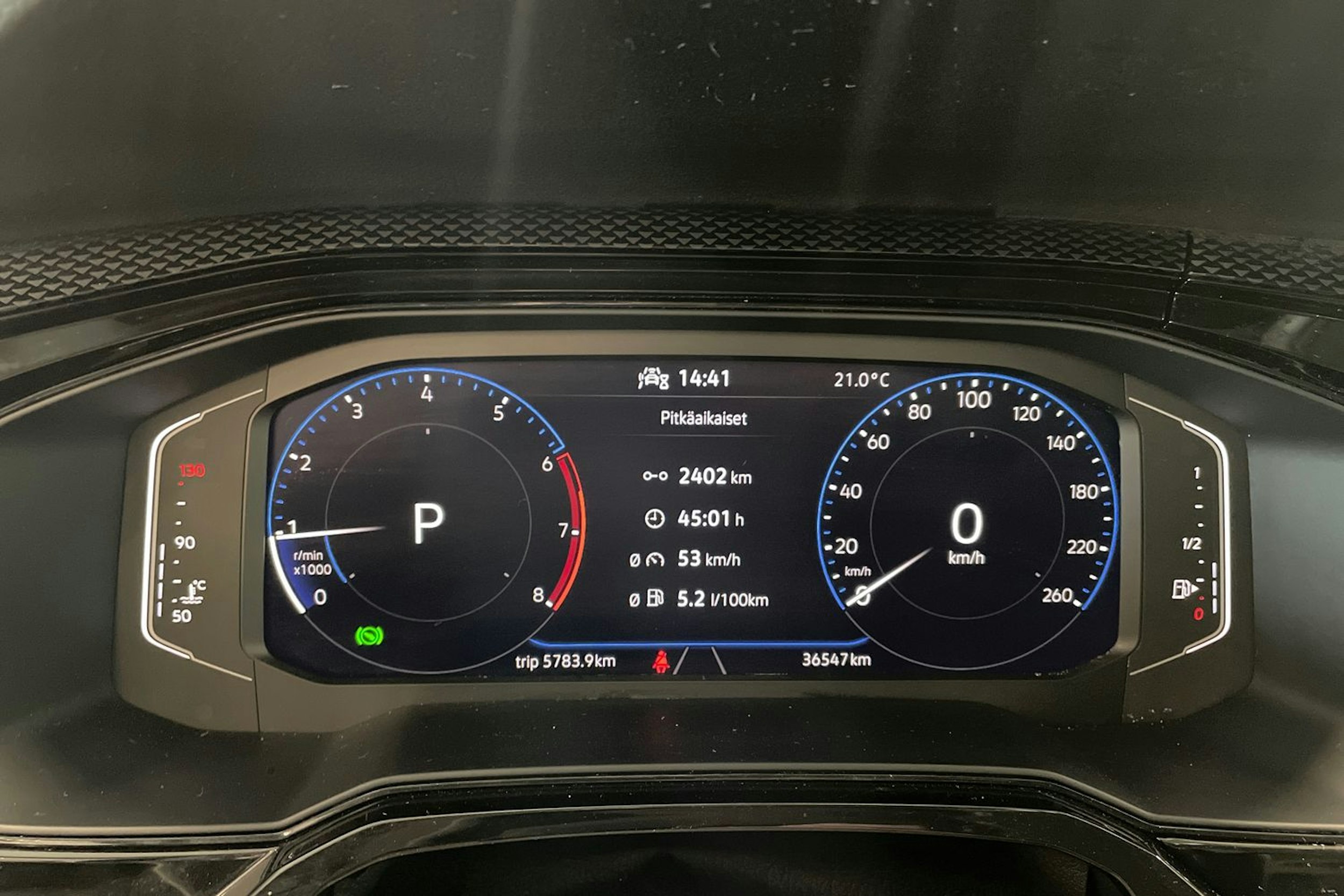 punainen Volkswagen Taigo 2023 kuva 18.