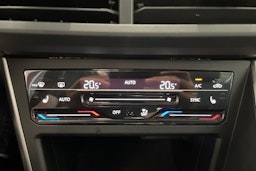 punainen Volkswagen Taigo 2023 kuva 26.