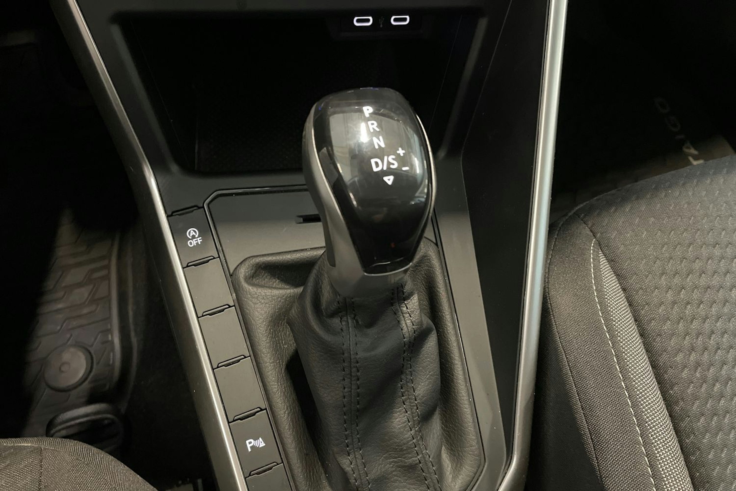 punainen Volkswagen Taigo 2023 kuva 27.