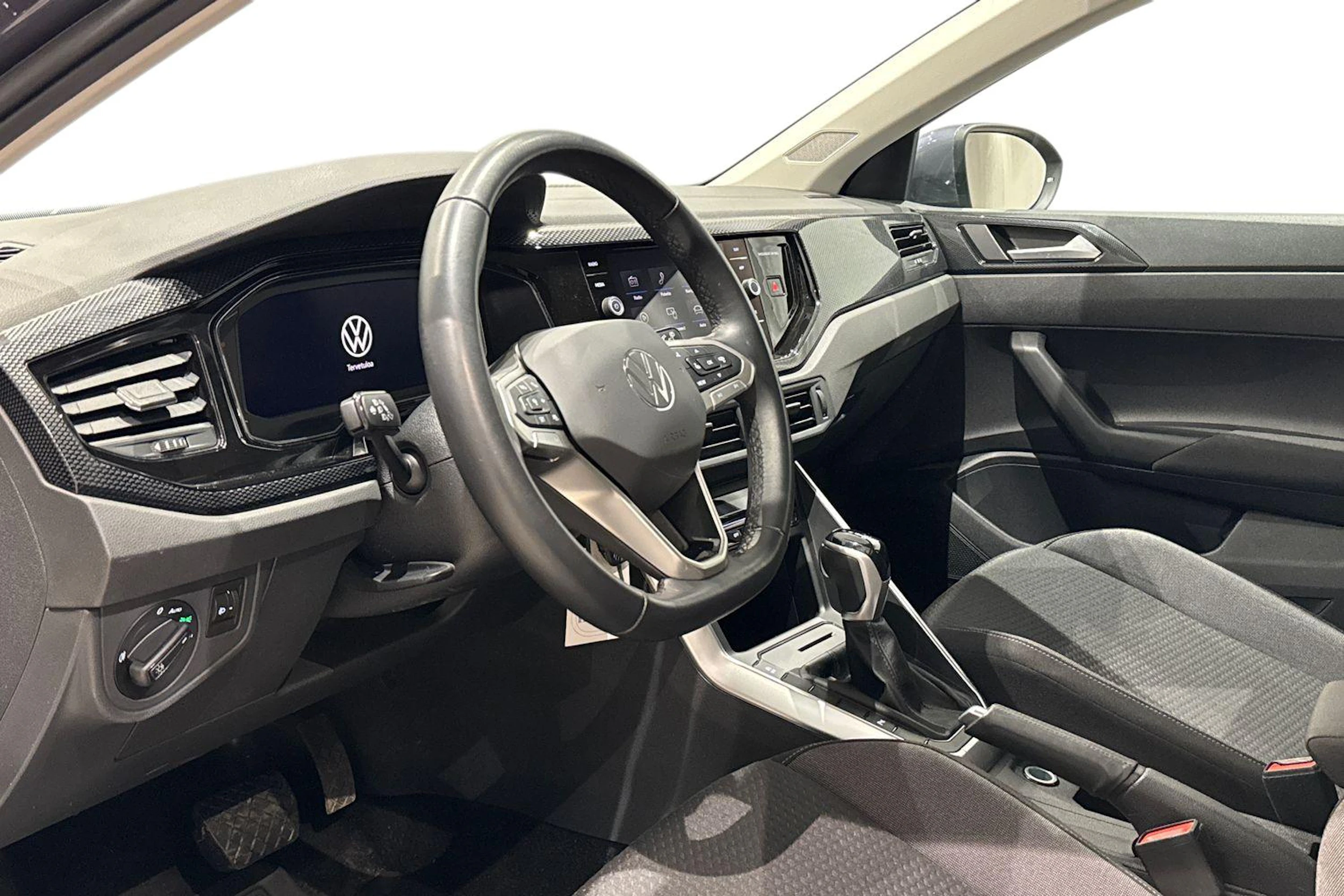 harmaa Volkswagen Taigo 2023 kuva 6.