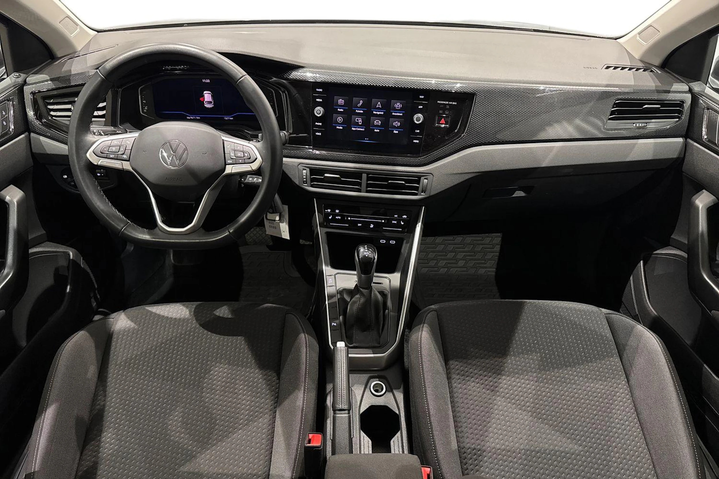 harmaa Volkswagen Taigo 2023 kuva 7.