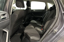 harmaa Volkswagen Taigo 2023 kuva 8.