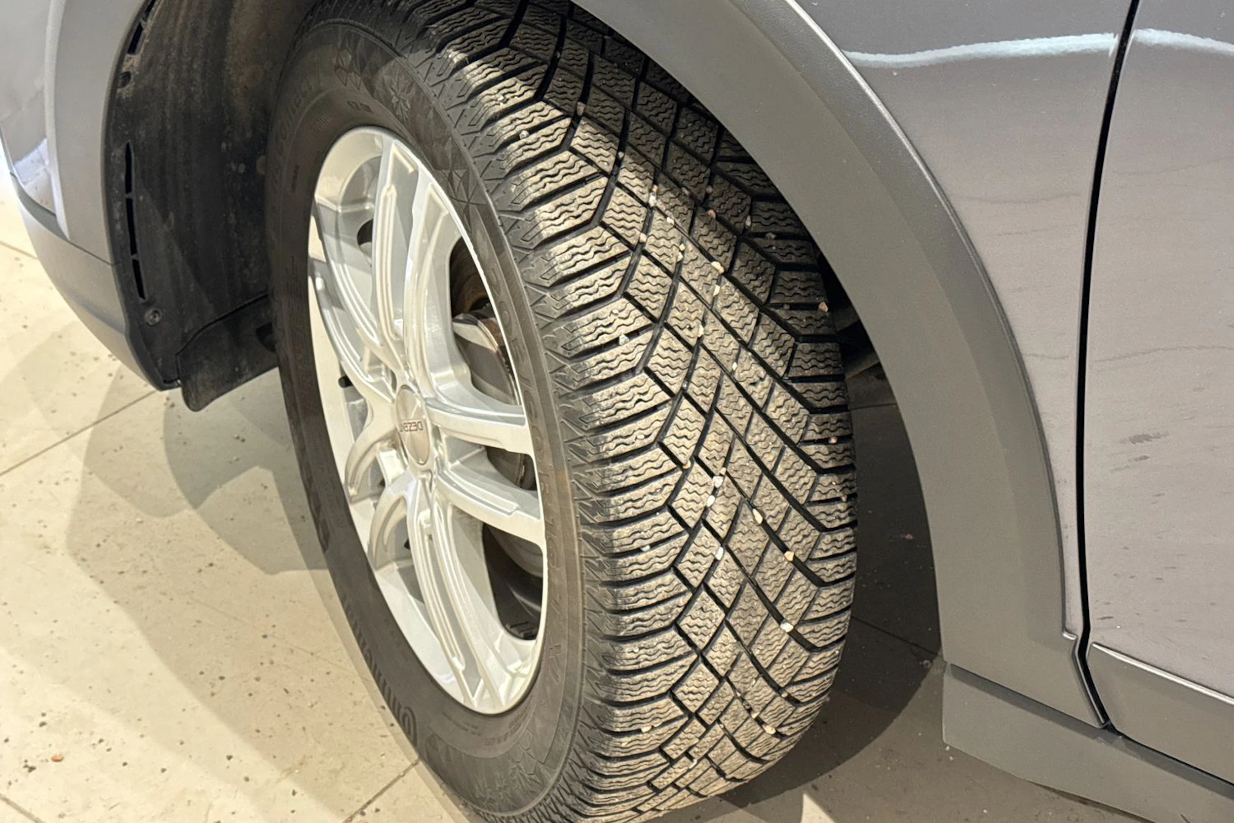 harmaa Volkswagen Taigo 2023 kuva 10.