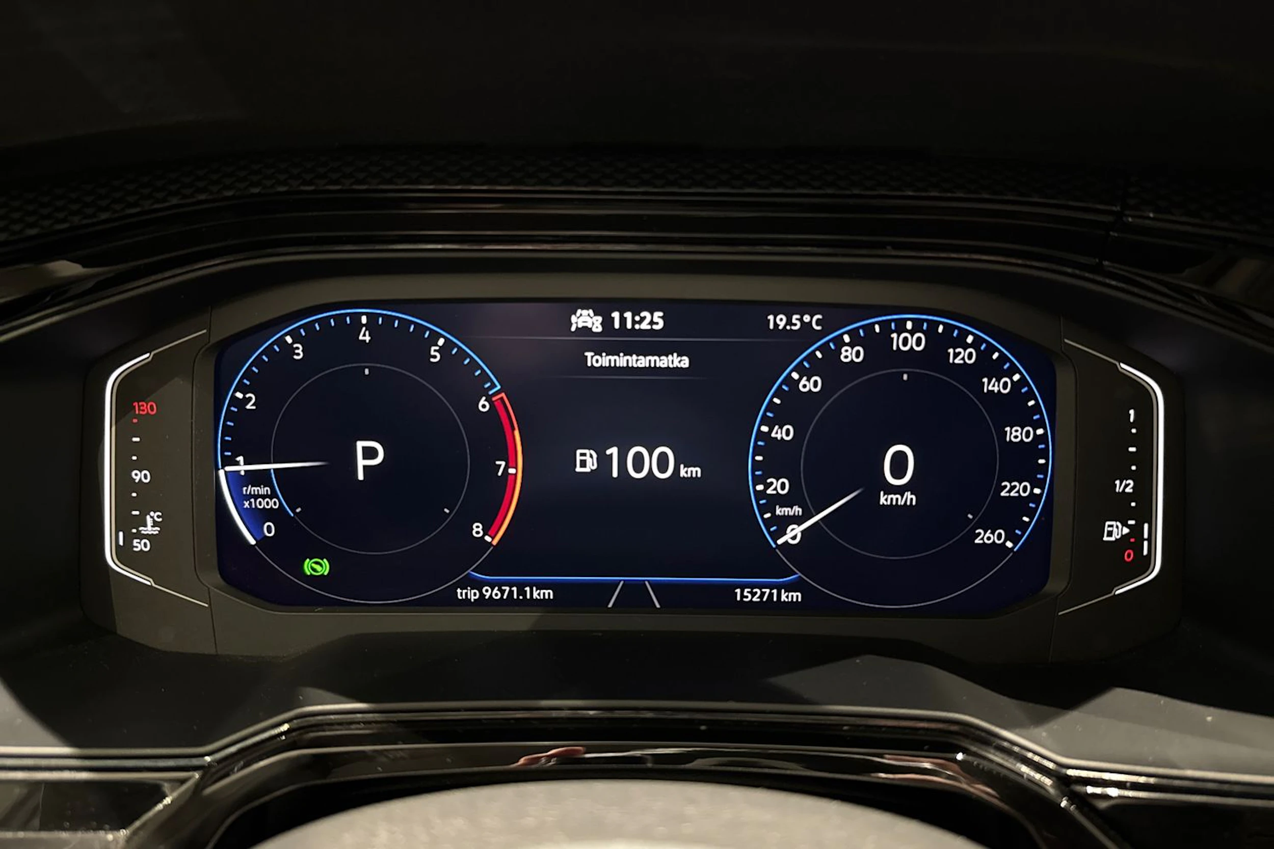 harmaa Volkswagen Taigo 2023 kuva 16.